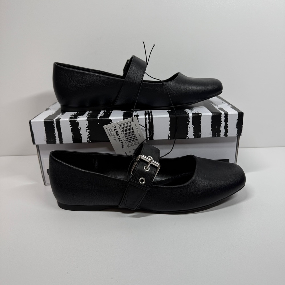 NIB • Dv Dolce Vita Women's Mary Jane Flats Size: 9
